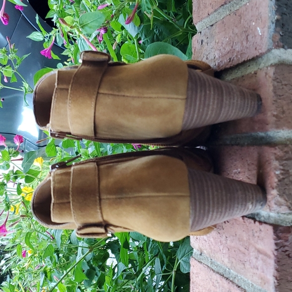 VC suede peep toe heels- sz. 9.5 - Picture 4 of 8